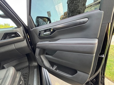 2025 Chevrolet Suburban RST 4WD