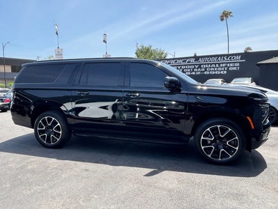 2025 Chevrolet Suburban RST 4WD