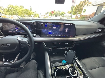 2025 Chevrolet Suburban RST 4WD