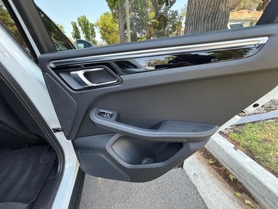 2019 Porsche Macan AWD