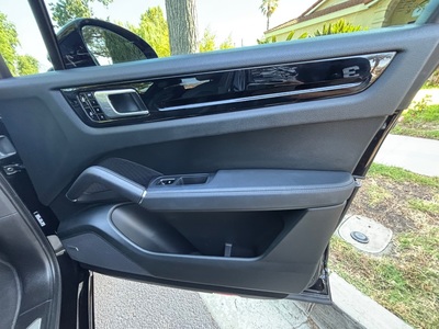 2019 Porsche Cayenne E-Hybrid AWD