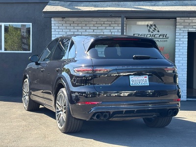 2019 Porsche Cayenne E-Hybrid AWD