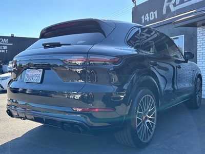 2019 Porsche Cayenne E-Hybrid AWD