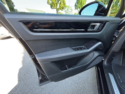 2019 Porsche Cayenne E-Hybrid AWD