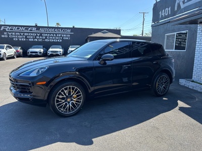 2019 Porsche Cayenne E-Hybrid AWD