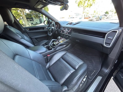 2019 Porsche Cayenne E-Hybrid AWD