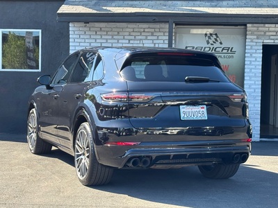 2019 Porsche Cayenne E-Hybrid AWD