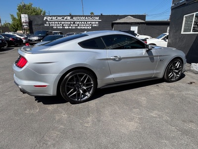 2018 Ford Mustang GT Premium Coupe RWD