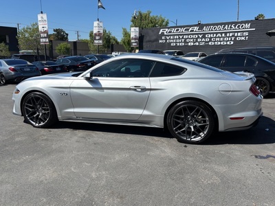2018 Ford Mustang GT Premium Coupe RWD