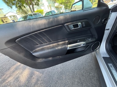2018 Ford Mustang GT Premium Coupe RWD