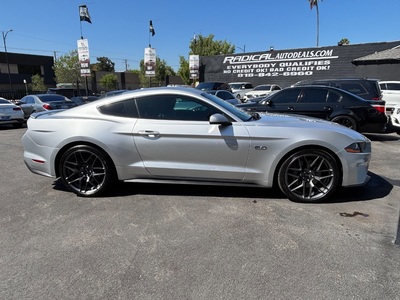2018 Ford Mustang GT Premium Coupe RWD