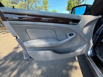 2002 BMW 3 Series 325i Sedan RWD