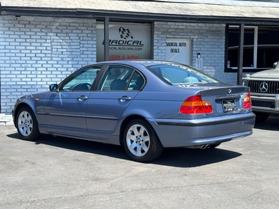 2002 BMW 3 Series 325i Sedan RWD