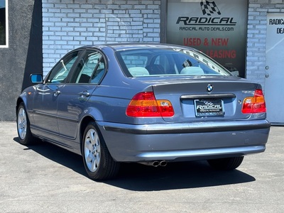 2002 BMW 3 Series 325i Sedan RWD