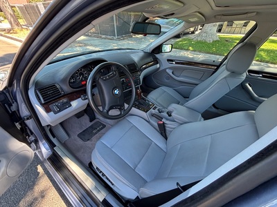 2002 BMW 3 Series 325i Sedan RWD
