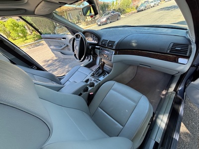 2002 BMW 3 Series 325i Sedan RWD