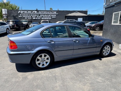 2002 BMW 3 Series 325i Sedan RWD