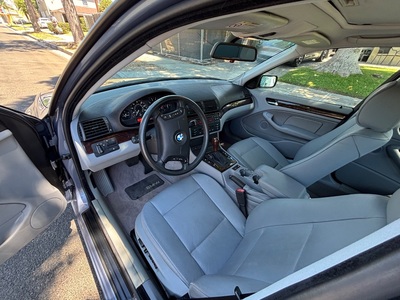 2002 BMW 3 Series 325i Sedan RWD