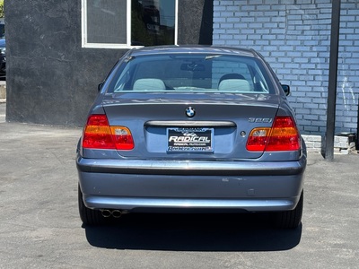 2002 BMW 3 Series 325i Sedan RWD