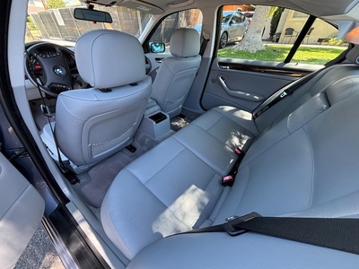 2002 BMW 3 Series 325i Sedan RWD