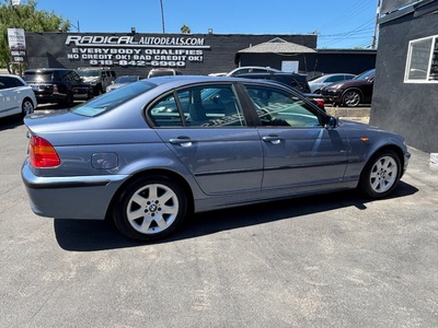 2002 BMW 3 Series 325i Sedan RWD