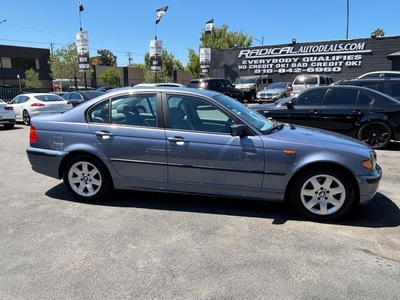2002 BMW 3 Series 325i Sedan RWD