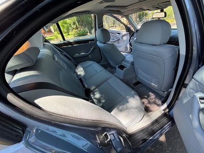 2002 BMW 3 Series 325i Sedan RWD