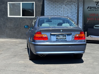 2002 BMW 3 Series 325i Sedan RWD