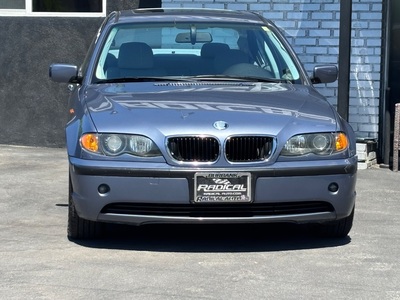 2002 BMW 3 Series 325i Sedan RWD