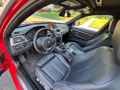 2017 BMW 3 Series 330i Sedan RWD