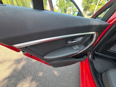 2017 BMW 3 Series 330i Sedan RWD