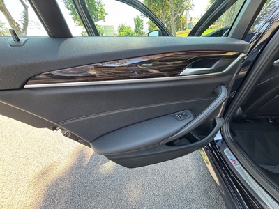 2022 BMW 5 Series 530i RWD