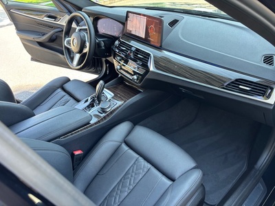 2022 BMW 5 Series 530i RWD