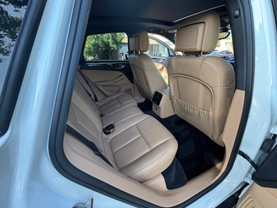 2018 Porsche Macan AWD