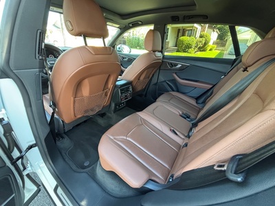 2019 Audi Q8 quattro Premium Plus 55 TFSI