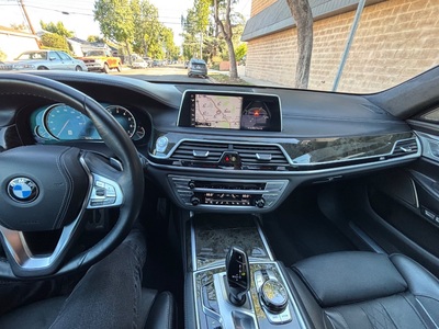 2017 BMW 7 Series 750i M Sport RWD