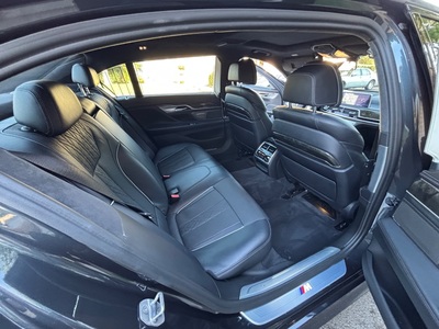 2017 BMW 7 Series 750i M Sport RWD