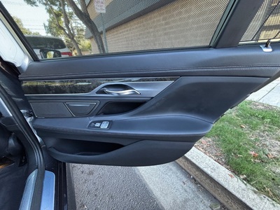 2017 BMW 7 Series 750i M Sport RWD
