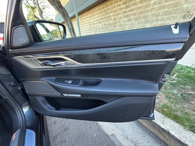 2017 BMW 7 Series 750i M Sport RWD