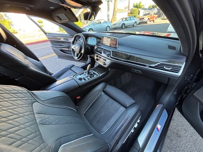 2017 BMW 7 Series 750i M Sport RWD