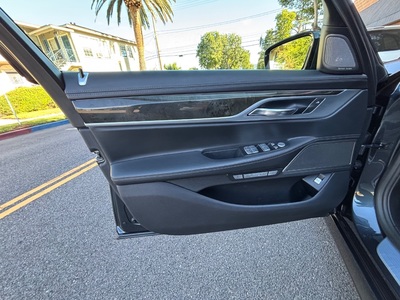 2017 BMW 7 Series 750i M Sport RWD