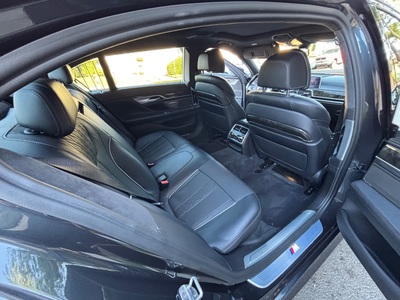 2017 BMW 7 Series 750i M Sport RWD