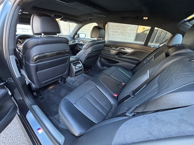 2017 BMW 7 Series 750i M Sport RWD