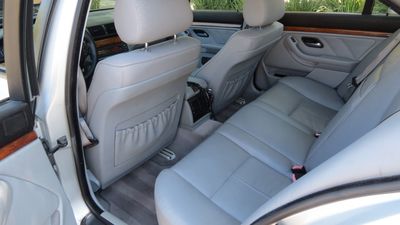 2001 BMW 530i 530iA