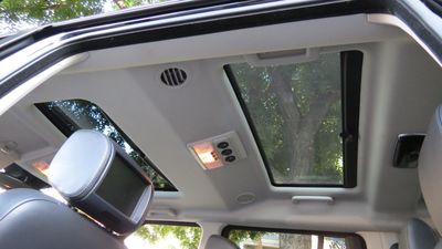 2014 Land Rover LR4 LUX