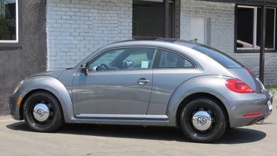 2013 Volkswagen Beetle Coupe 2.5L w/Sun